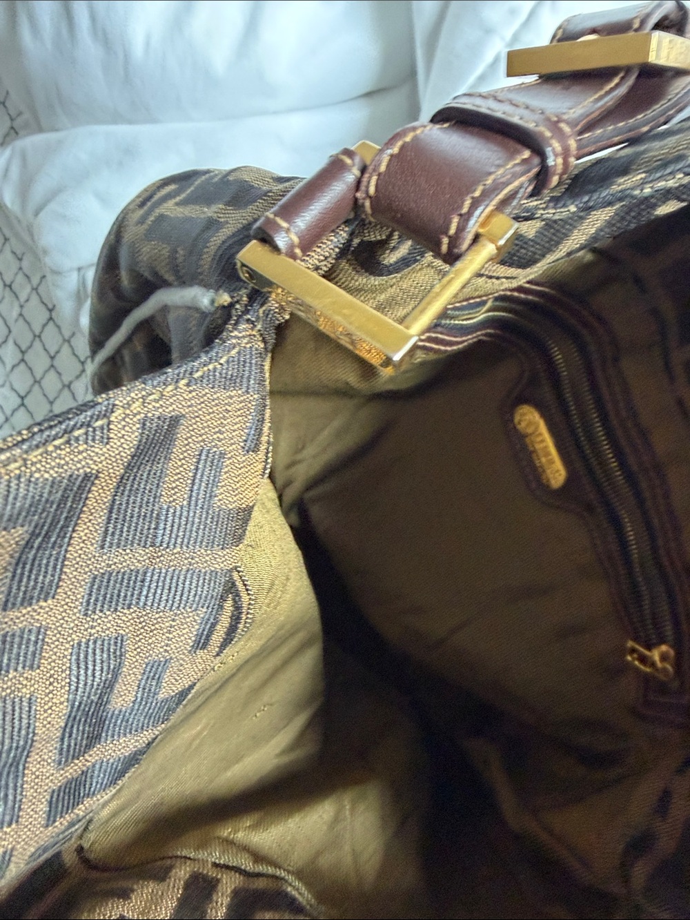 Designer-Pattern Brown Shoulder Bag - Picture 7 of 7